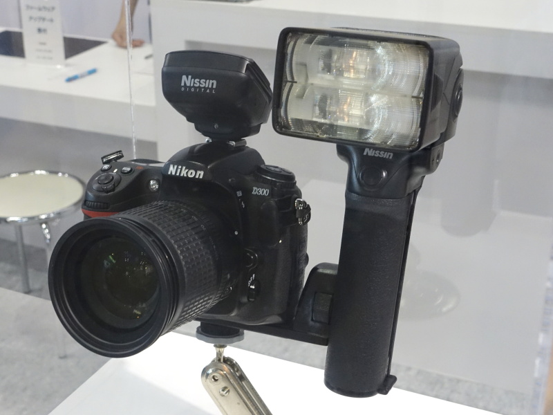 参考出品の新マシンガンストロボ「MG10As」