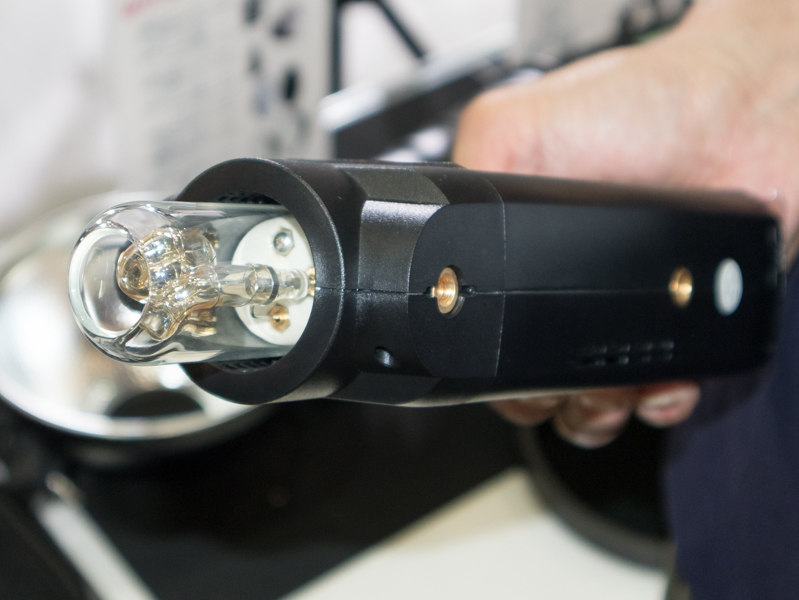 フラッシュチューブに付け替えたところ