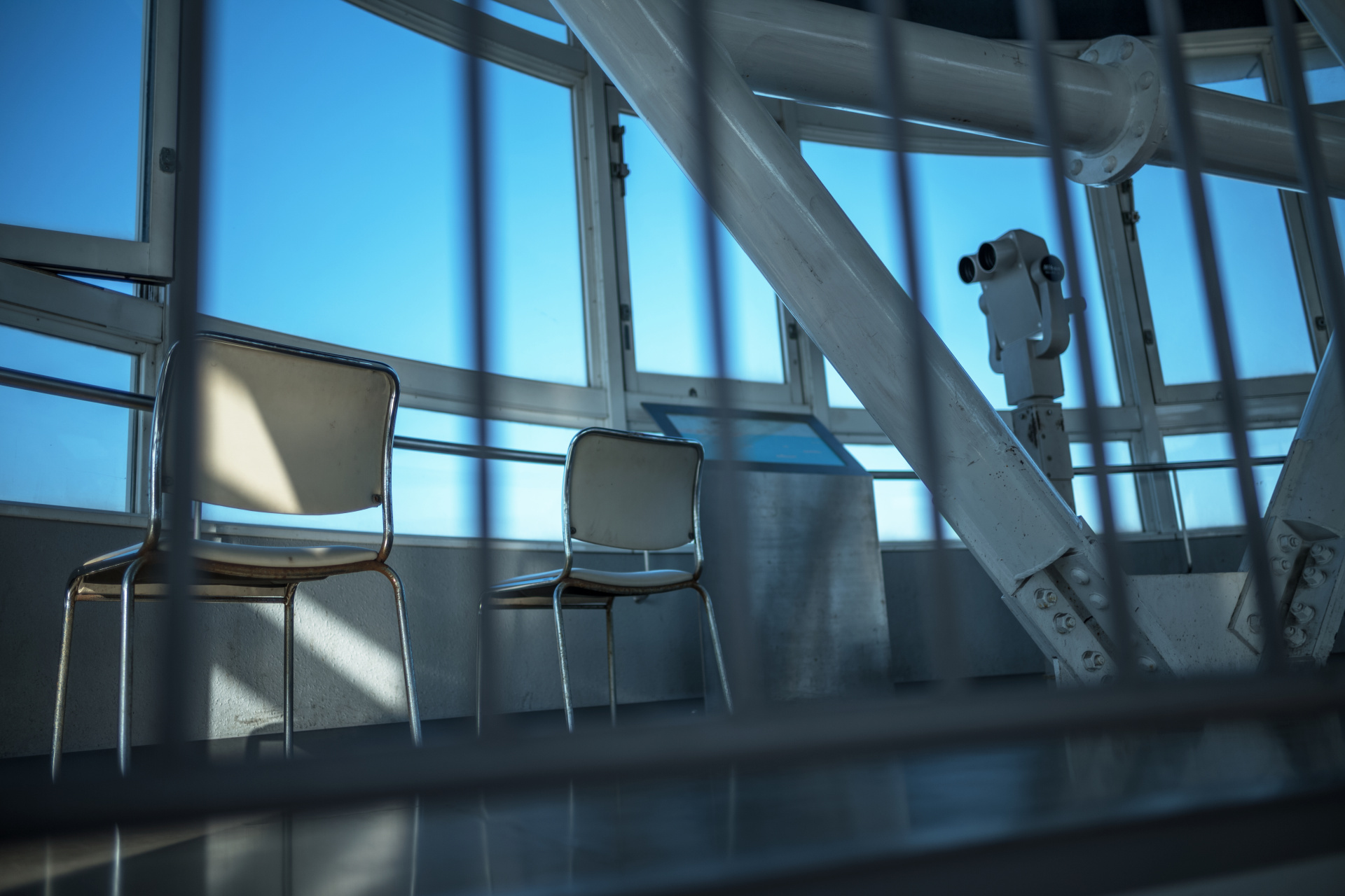 M型ライカのレンジファインダー性能は広角レンズには十分すぎる高精度なので、心置きなく絞りを開けられる。LEICA M10 / ISO100 / F1.4 / 1/2,000秒 / WB:5000K