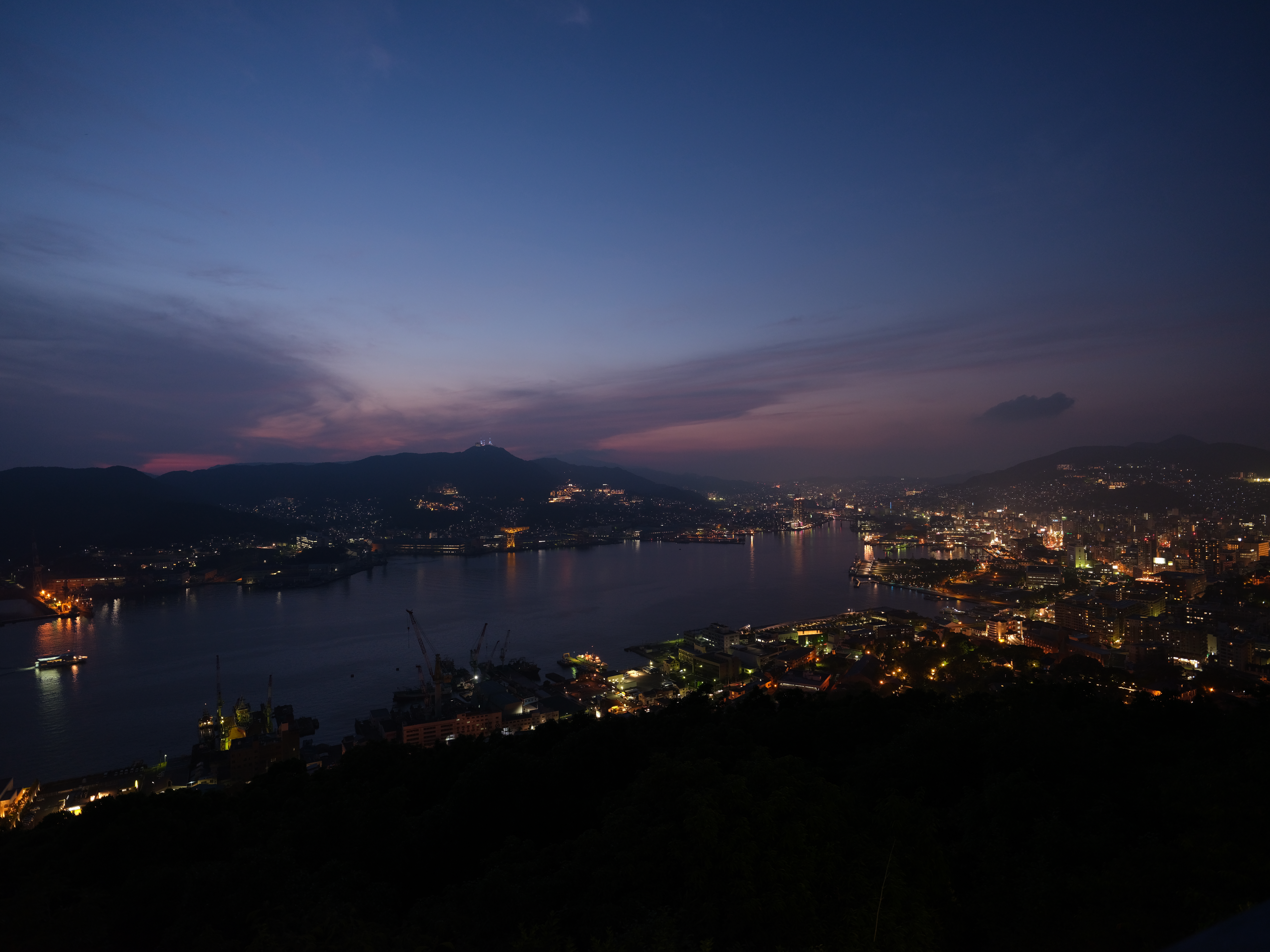 GFX 50S / GF23mmF4 R LM WR / マニュアル露出（1/4秒・F4） / ISO 800 / 23mm（18mm相当）