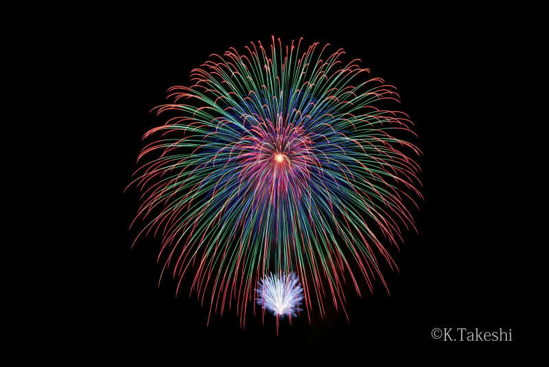 三脚を使って撮影。α7R II / Vario-Tessar T＊ FE 16-35mm F4 ZA OSS / 6秒 / F6.3 / ISO100 / 3,200K / マニュアル露出 / 35mm / ND4フィルター