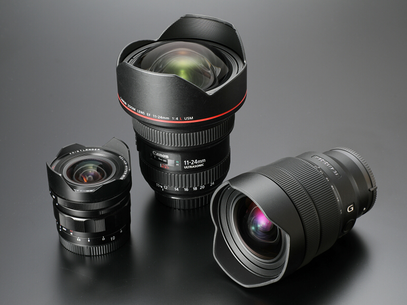 左から、フォクトレンダーHELIAR-HYPER WIDE 10mm F5.6 ASPHERICAL、キヤノンEF11-24mm F4L USM、ソニーFE 12-24mm F4 G。