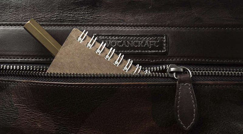 背面ジッパーポケット