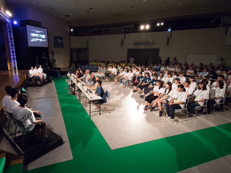 撮影終了後には「公開審査会」が毎日行われる（写真は初日の模様）