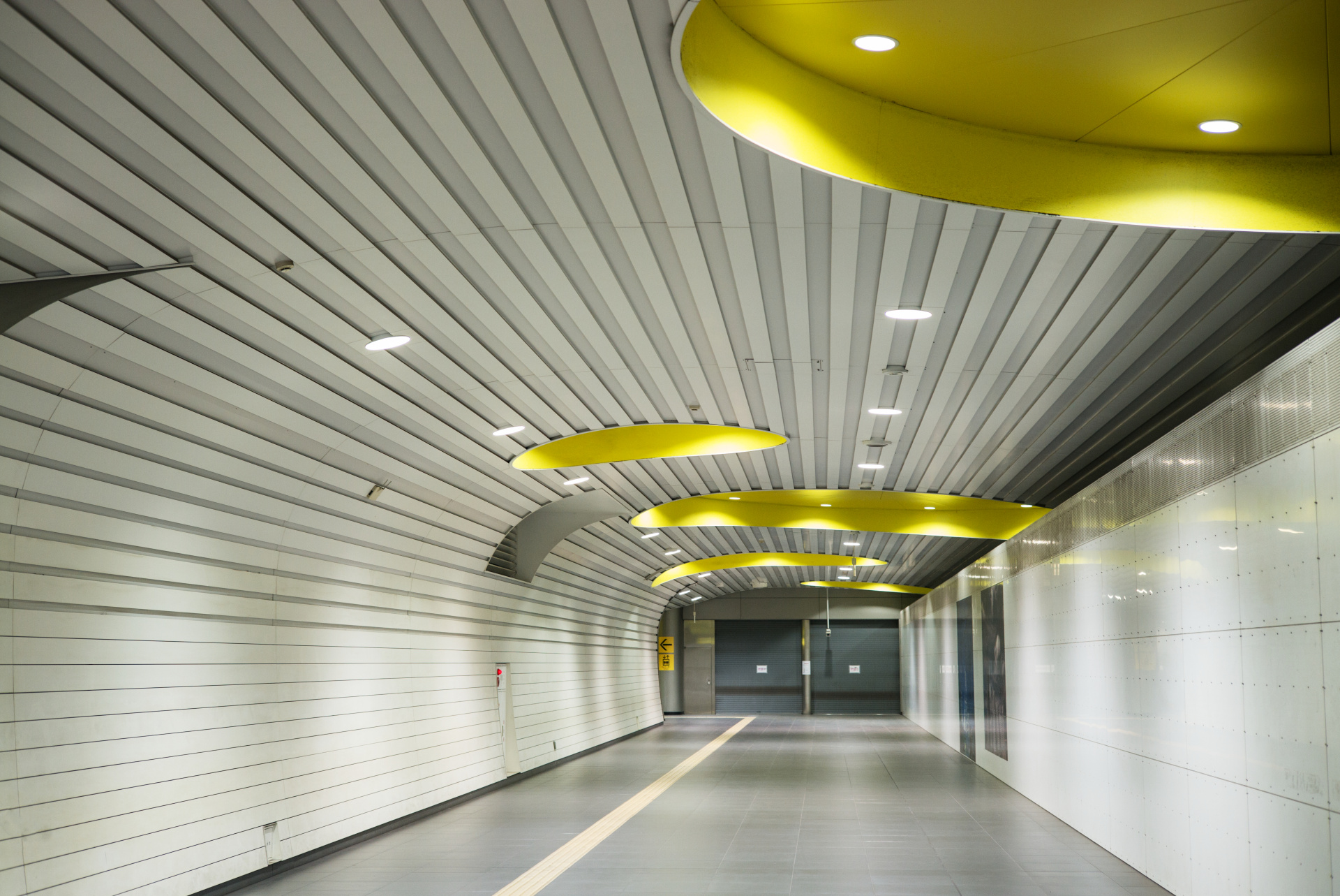 自分が好きだということもあるが、50mmの画角はやはりシックリくる。LEICA M（Typ240）/ ISO800 / F4 / 1/25秒 / WB:蛍光灯