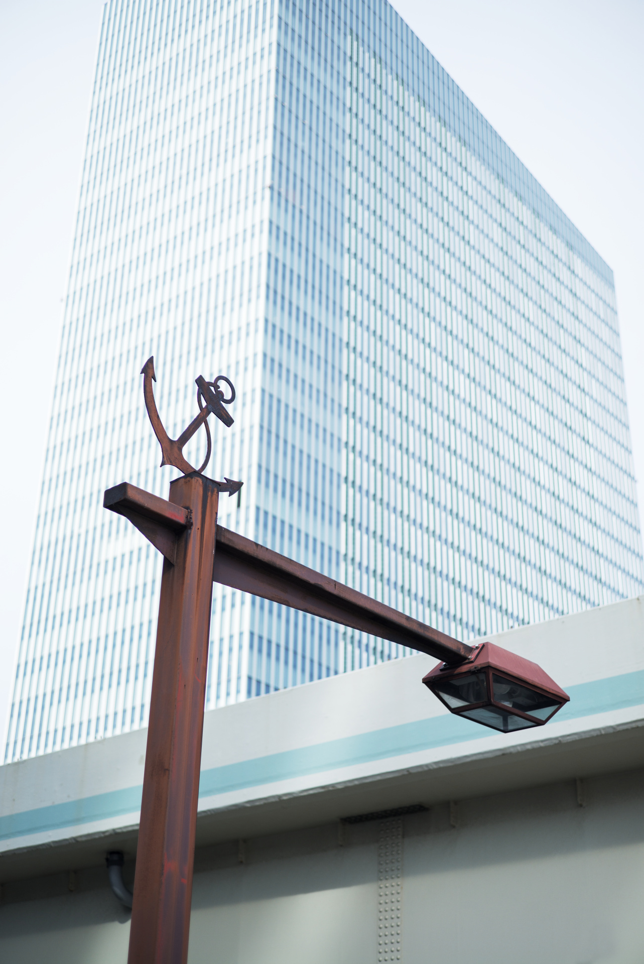 これも絞り開放で撮影。合焦部の像質は相当にハイレベルで、深度目的以外に絞り込む必要はほぼないと思わせてくれる写りだ。LEICA M（Typ240）/ ISO200 / F2.4 / 1/2,000秒 / WB:オート