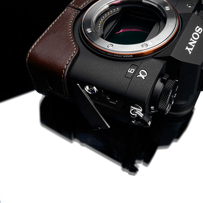 ソニーα9に早くも社外品のボディケースが登場 - デジカメ Watch