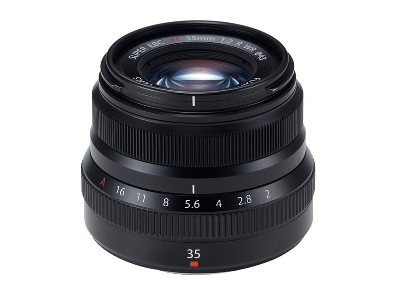 <span class="fnt-120">実勢価格：4万4,000円前後</span><br><a href="http://dc.watch.impress.co.jp/docs/review/lens_review_2/732976.html">交換レンズレビュー：XF35mm F2 R WR</a><br><a href="http://dc.watch.impress.co.jp/docs/news/726715.html">富士フイルム、コンパクトな標準レンズ「XF35mm F2 R WR」</a>