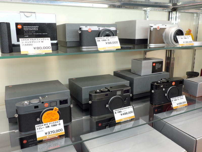 このカメラ博でもライカの数は圧倒的。バルナック型およびM型とも主要なモデルはほぼ揃っていると言っても過言ではない。もちろんデジタルのライカにしてもそうで、憧れのあのモデルをじっくりと手にとって見られるはずだ。（ステレオカメラ）