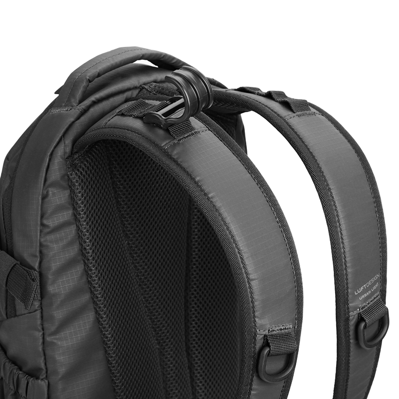 「くびの負担がゼロフック」が取り付け可能なベルトループを備える