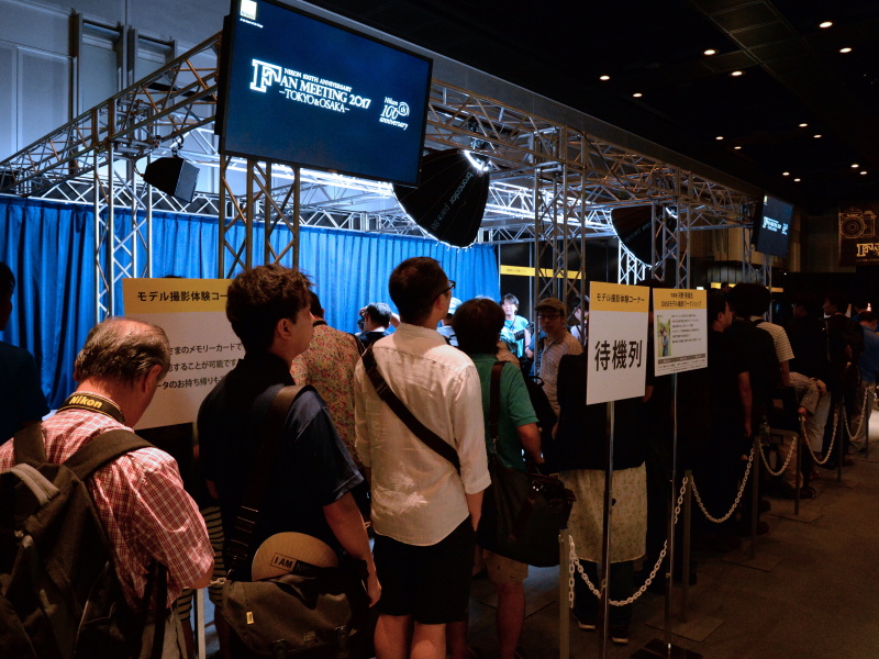 D850を使ったモデル撮影体験コーナー。撮影データの持ち帰りも可能とあって人気