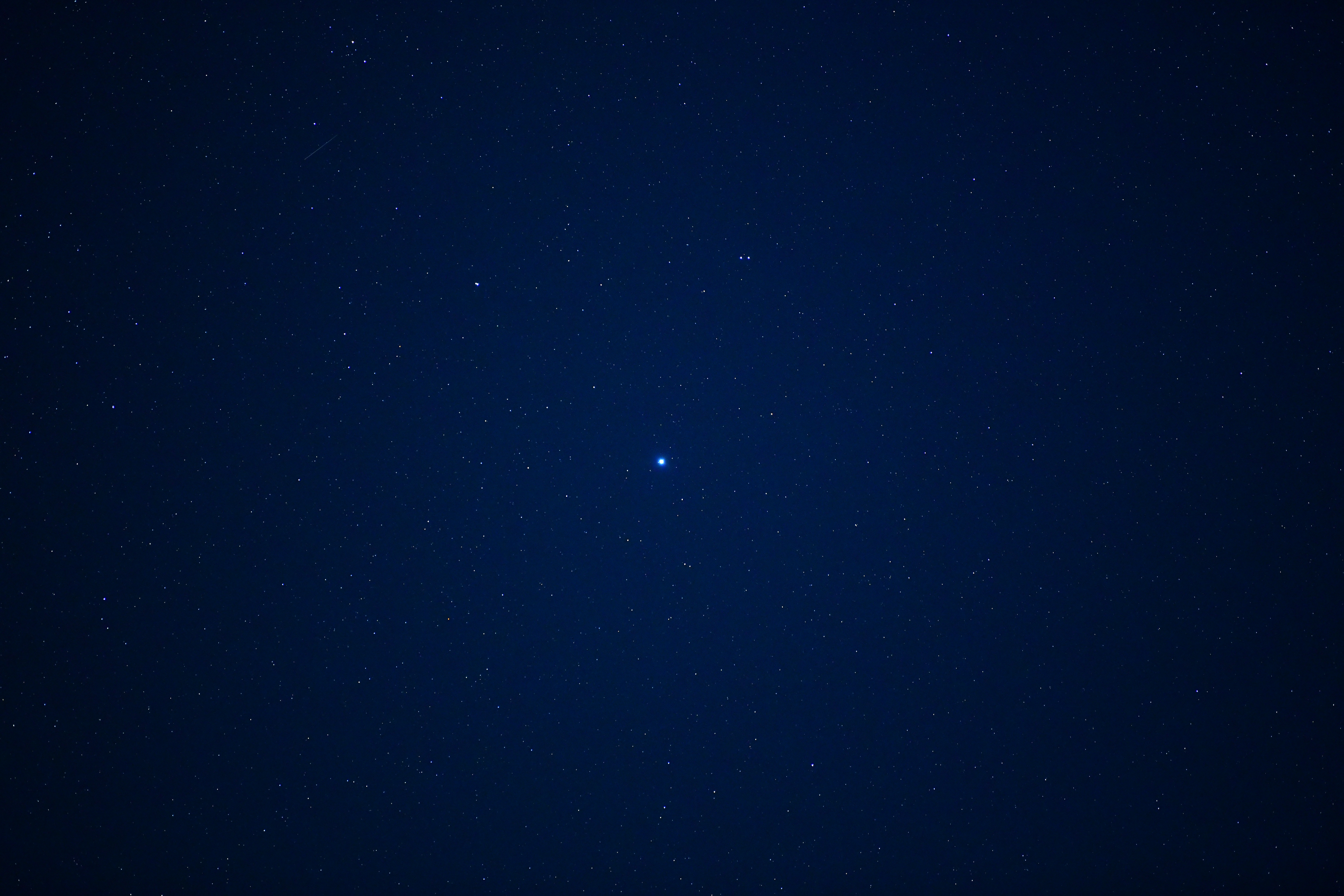 D850 / AF-S NIKKOR 70-200mm f/2.8E FL ED VR / 1.3秒 / F2.8 / +0.3EV / ISO 6400 / 絞り優先AE / 200mm