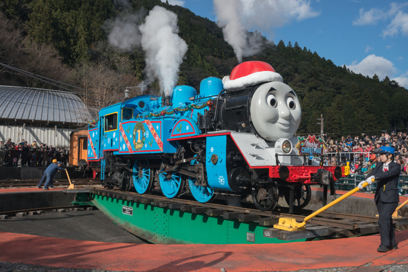 2016年クリスマス時のトーマス号（写真提供：大井川鐵道。以下同）(c)2017 Gullane(Thomas) Limited.