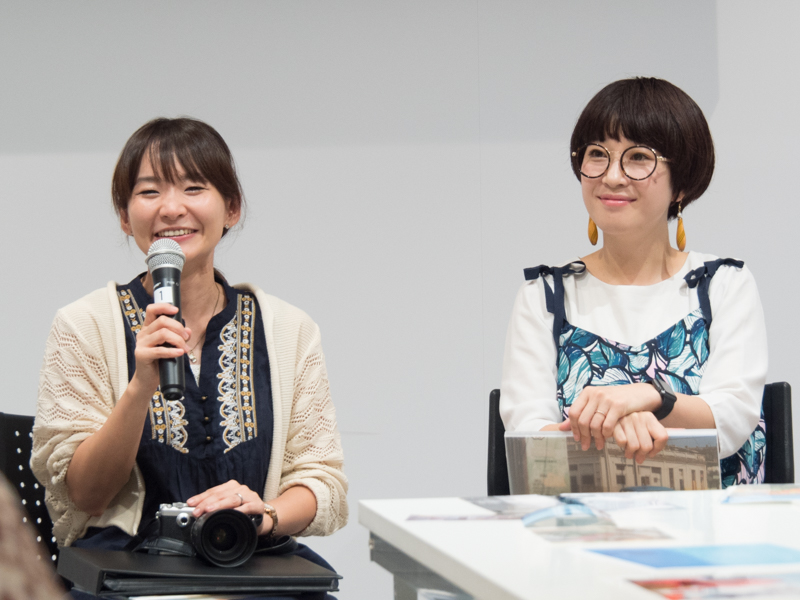 大村祐里子さん（左）とコムロミホさん（右）