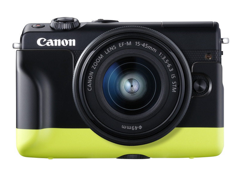 EOS M100ブラックにボーダーイエローのフェイスジャケットを装着