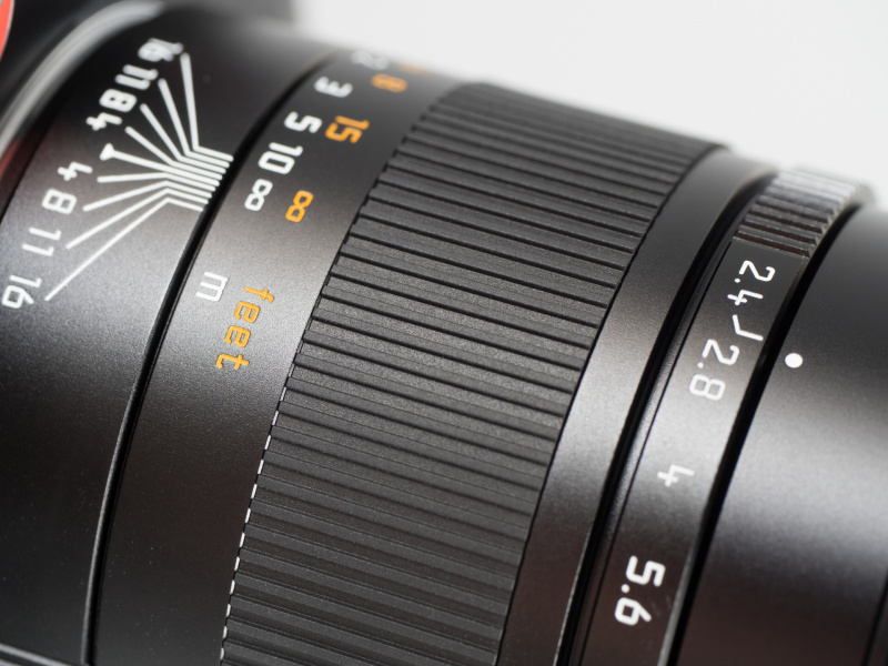 ライカレンズはピントリングも金属仕上げのものが多いが、このレンズは珍しくラバー仕上げ。当たりが柔らかく操作性はマル。