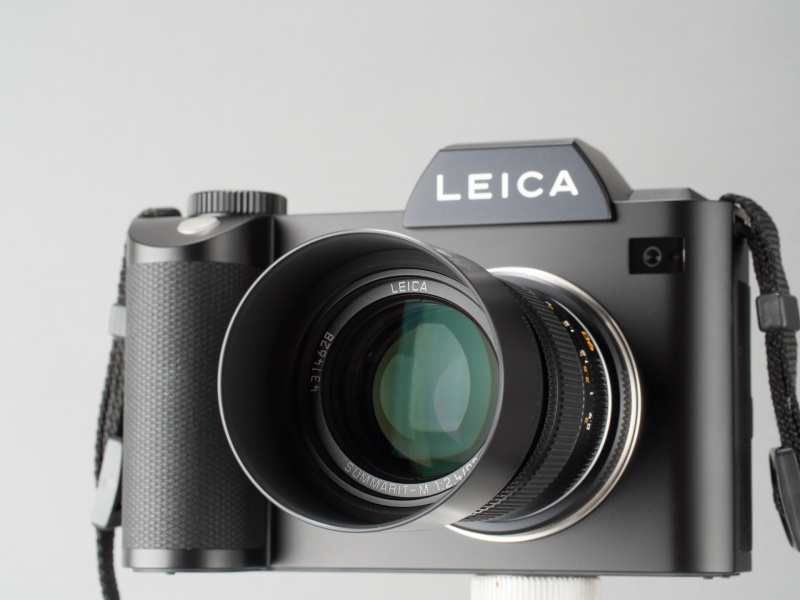 今回はスナップにM型ライカ、ポートレートにライカSLを使用。以下の作例はすべてSUMMARIT-M F2.4/90mmで撮影。