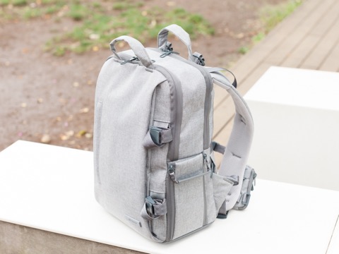 デジカメアイテム丼：おしゃれで軽快なカメラリュック、off toco