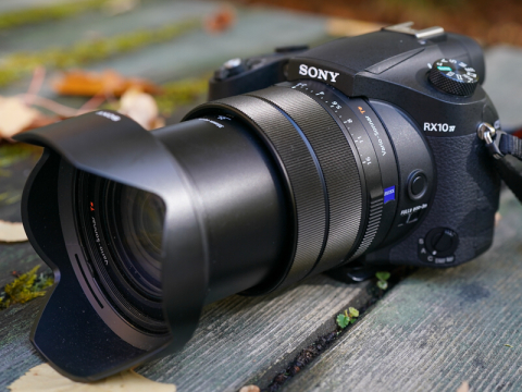 Sony RX10 IV ミラーレス一眼 2個バッテリー付き Amazon | Sony (ソニー) サイバーショット RX10 IV 0.03秒の