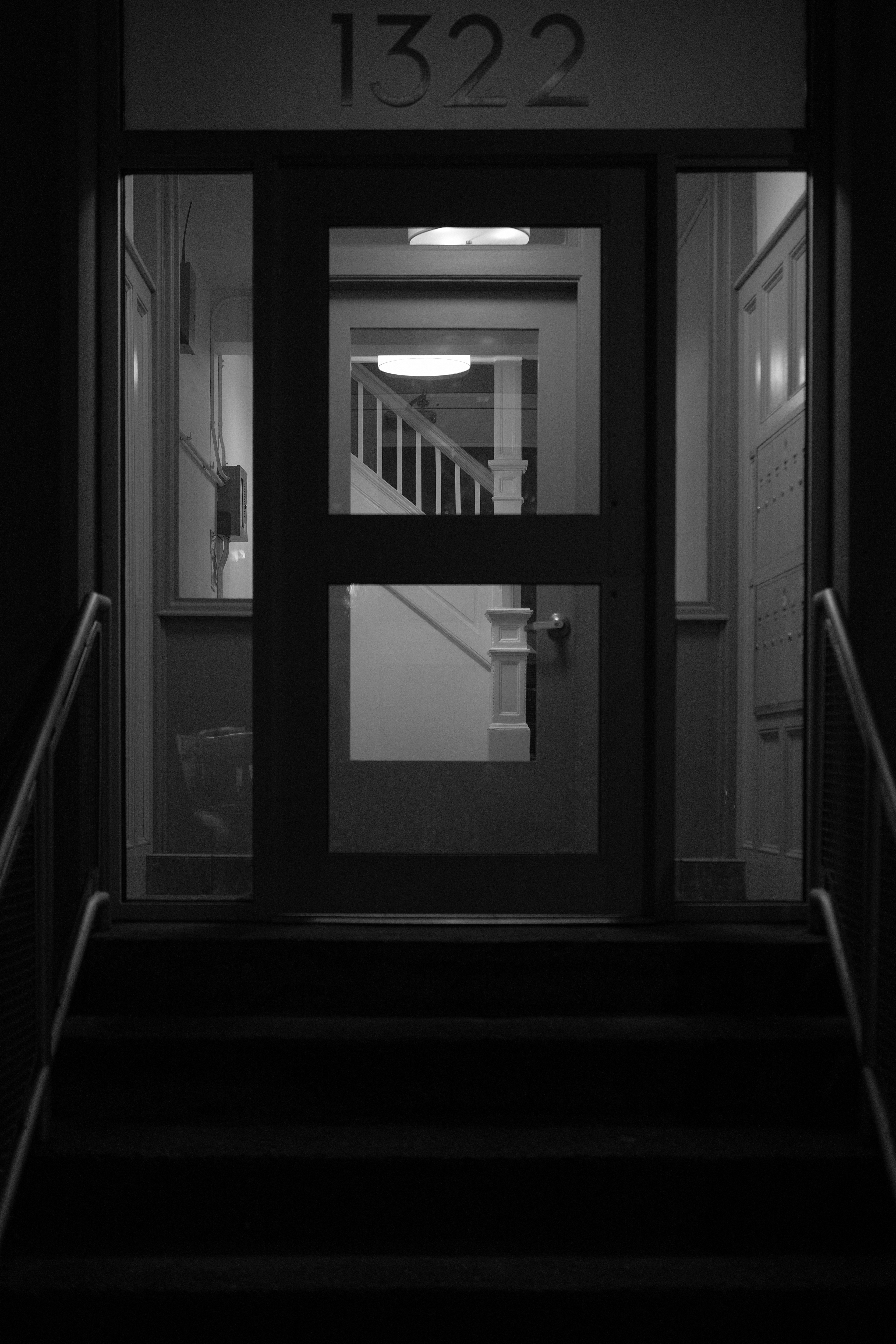 X-E3 / XF35mmF2 R WR / 1/125秒 / F2 / -1.7EV / ISO 800 / 絞り優先AE / 35mm / ACROS