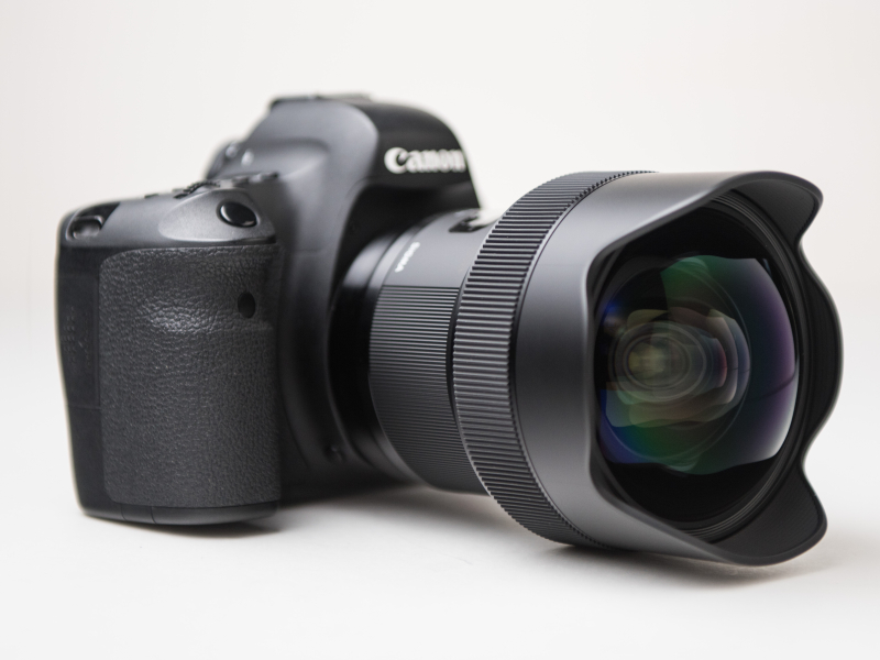 EOS 6D Mark IIにSIGMA 14mm F1.8 DG HSM | Artを装着したところ