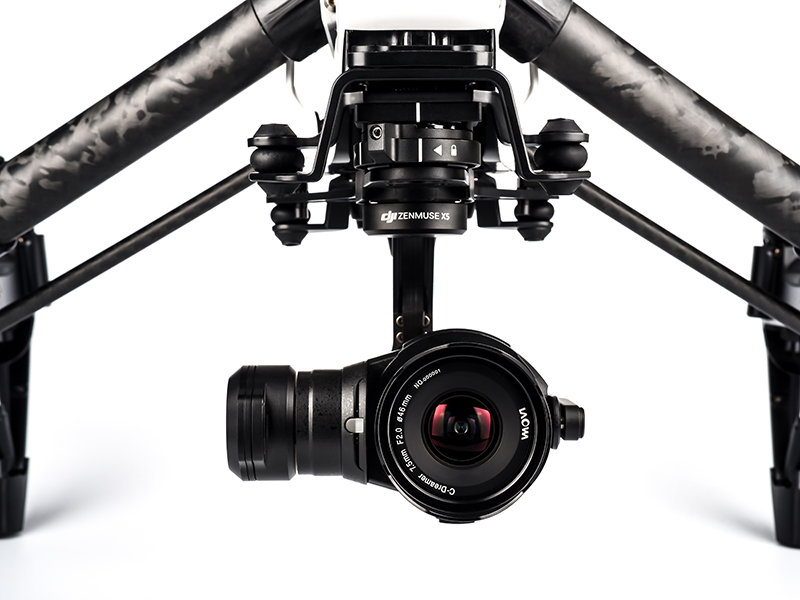 ドローンに装着しているところ