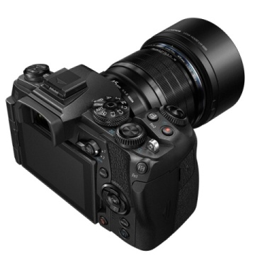 オリンパス、単焦点PROレンズに「17mm F1.2」「45mm F1.2」を