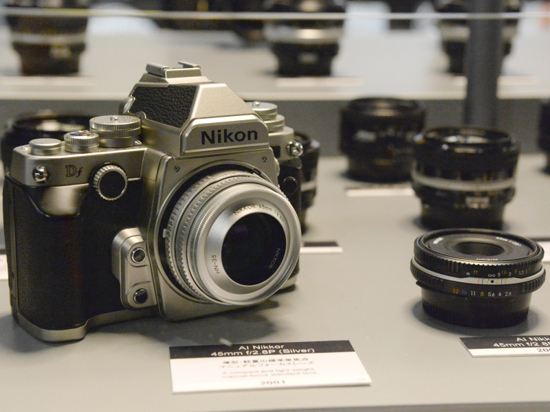 こちらも生産完了後に"パンケーキレンズ"の人気が高まり、市場価格が上がった「AI Nikkor 45mm F2.8P」。発売当時は「いまどきMFなんて」という声も少なくなかったとか。