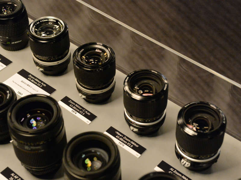 "ヨンサンハチロク"などと呼ばれるニッコール標準ズームの元祖「43-86mm」。これでも全バージョンではないというから、コレクションは大変だ。