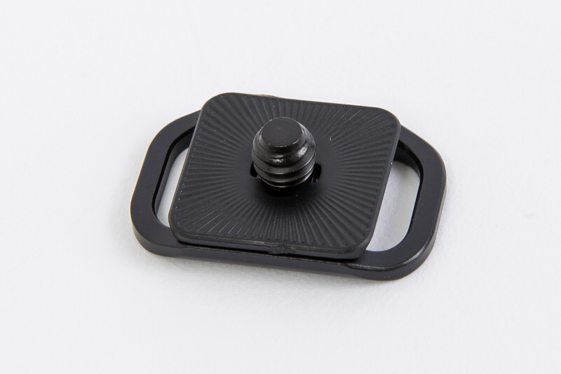 アンカーマウントの取り付けは付属の六角レンチでしっかりと行う。