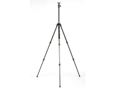 スリック、自由雲台をセットした「ライトカーボンE FA」三脚