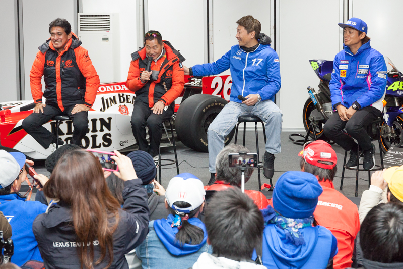 左から鈴木亜久里さん、土屋圭市さん、金石勝智さん、脇阪寿一さん