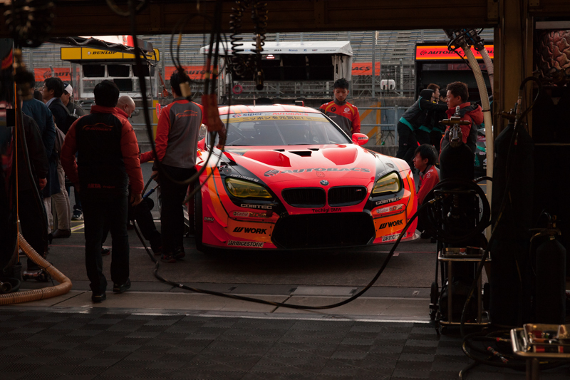 EOS 5D Mark II / SIGMA 24-70mm F2.8 DG OS HSM / 1/320秒 / F5.6 / -2EV / ISO 800 / 絞り優先AE / 70mm