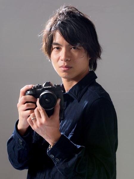 <span class="fnt-120">木村琢磨</span><br>1984年生まれ。地元岡山のコマーシャルスタジオに所属。2018年よりフリーランスとして活動予定。ライフワークとして地元岡山を撮影し続けている。