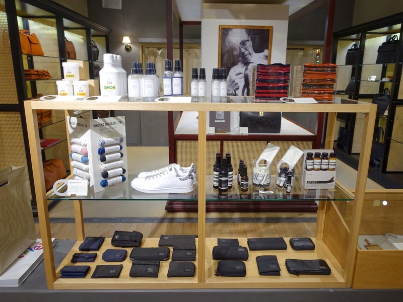 旅の気分を盛り上げるアイテムもセレクト。