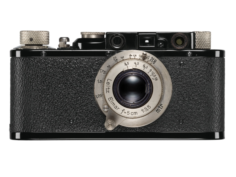 参考：バルナックライカの一例、ライカII型（1932年）