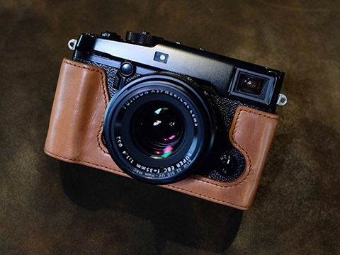 【超美品】FUJIFILM X100F デジタルカメラ カメラケース付き Amazon.co.jp: FUJIFILM（富士フイルム） デジタルカメラ X100VI