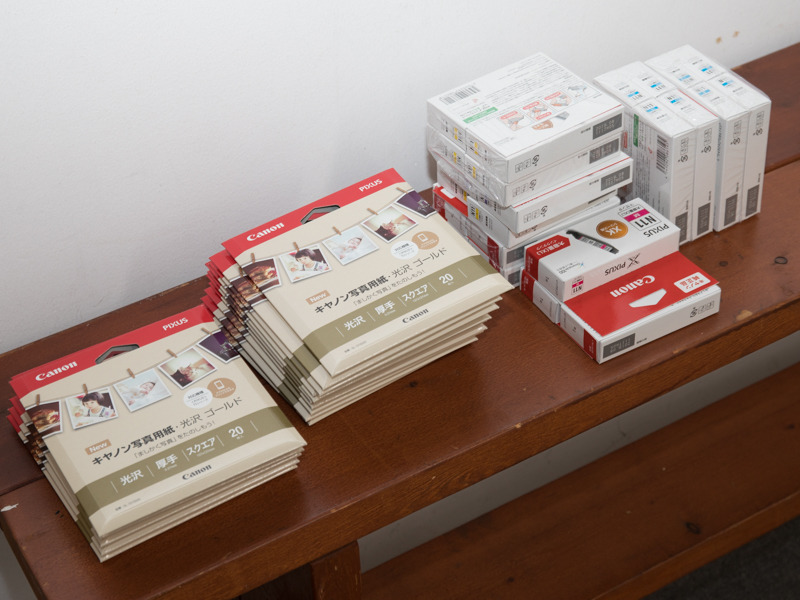 キヤノン純正スクエアサイズ用紙が用意された。