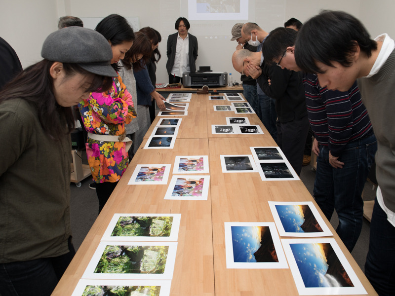 自分の作品について、用紙ごとの描写の違いを確認。