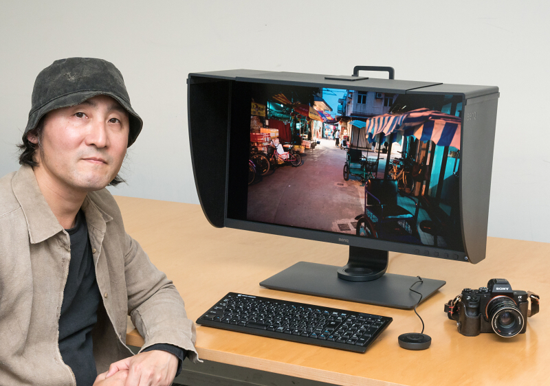 BenQ SW271。発売は12月21日。価格はオープン。実勢価格は税別18万円前後。