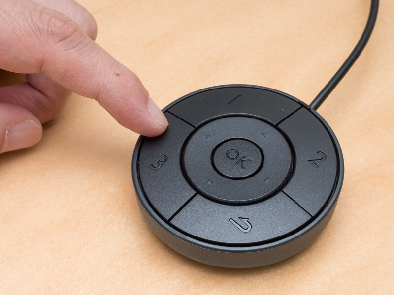 ホットキーパッドは1～3のボタンに任意の機能をアサインできる。使用頻度の高いカラーモードを割り当てておくと便利だ。