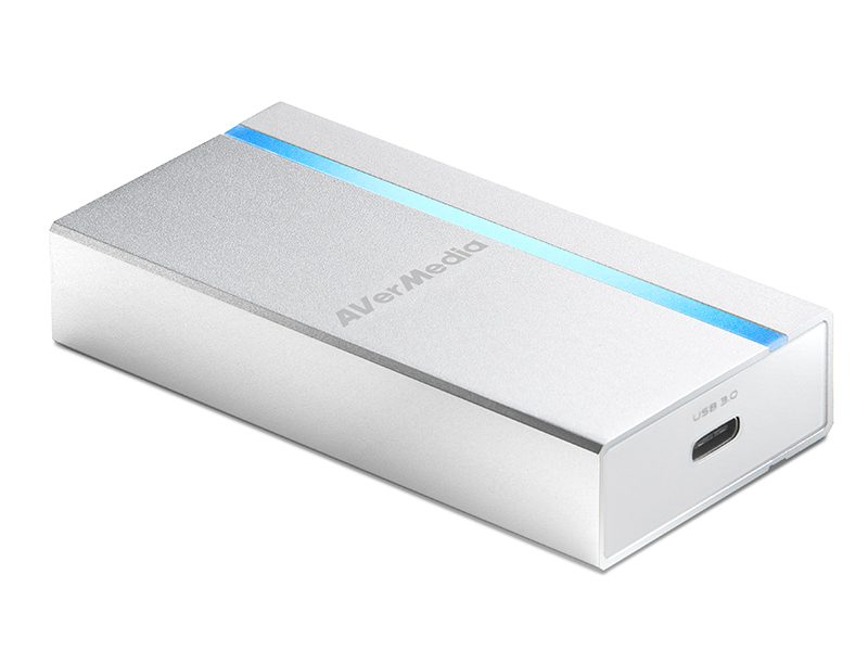 PCなどと接続する際に利用するUSB3.0 Type-Cポート