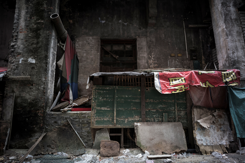 先月、中国の開平を訪れた際、ライカM10にGR Lens 21mm F3.5を付けっぱなしで撮り歩いた。デジタルとの相性がいまひとつなレンズだったが、ようやく日の目を見ることができた。ライカM10 / GR Lens 21mm F3.5 / 1/45秒 / F3.5 / 0EV / ISO1600 / 絞り優先AE / 21mm