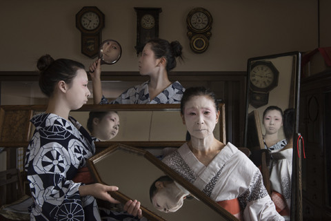 名取洋之助写真賞奨励賞受賞作品　楠本涼「もうひとつの連獅子」