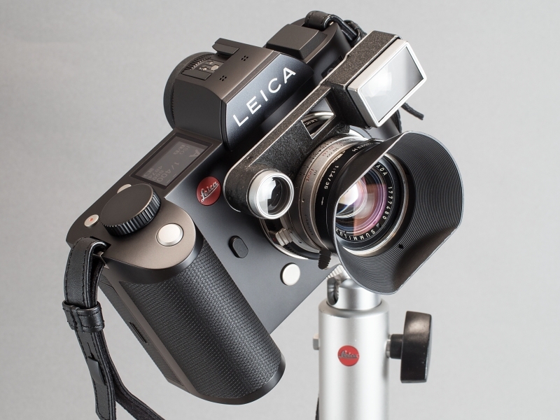 掲載した作品を撮った時のレンズはコレ。ライカSLにはメガネは不要だけど、同じ初代ズミルックス35mmでもメガネ付きの方が最短撮影距離が短いので好きだ。