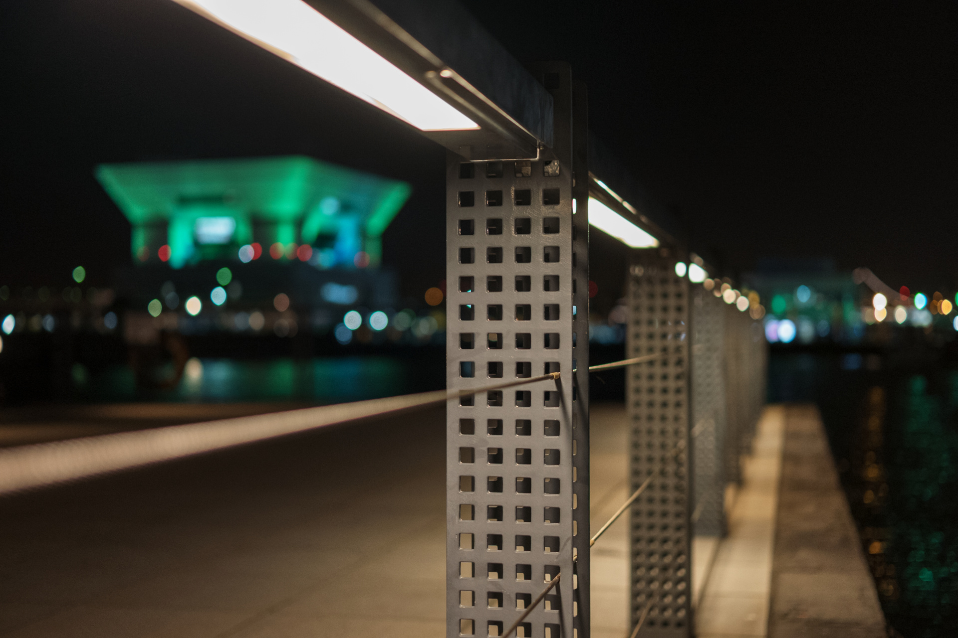 35mmフルサイズのライカSLでは自動的にクロップがかかって約10メガの画像サイズになるが、これはこれで上質な写りを得られる。ライカSL / ISO800 / F1.4 / 1/60秒 / WB:オート