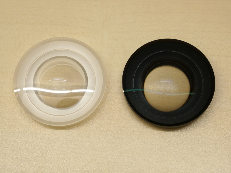 XAレンズ。外周の墨塗りを行う前と後のもの。