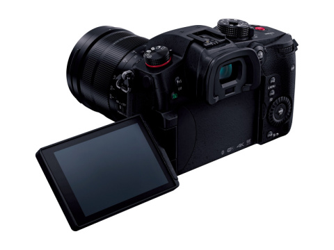 パナソニック、高感度モデル「LUMIX GH5S」を国内発表