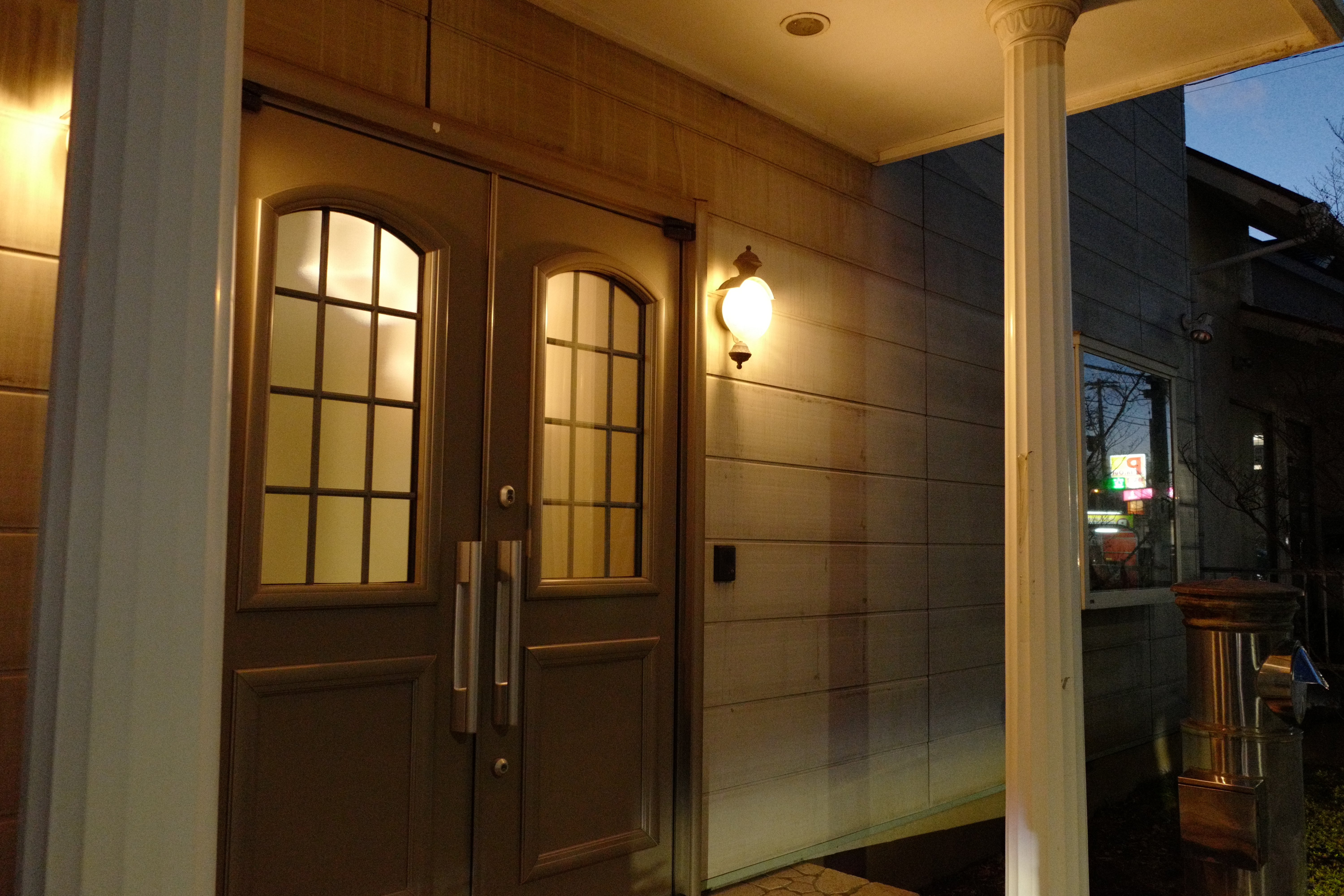 ライカCL / エルマリートTL f2.8/18mm ASPH. / 1/60秒 / F4 / -0.6EV / ISO 6400 / 絞り優先AE / 18mm