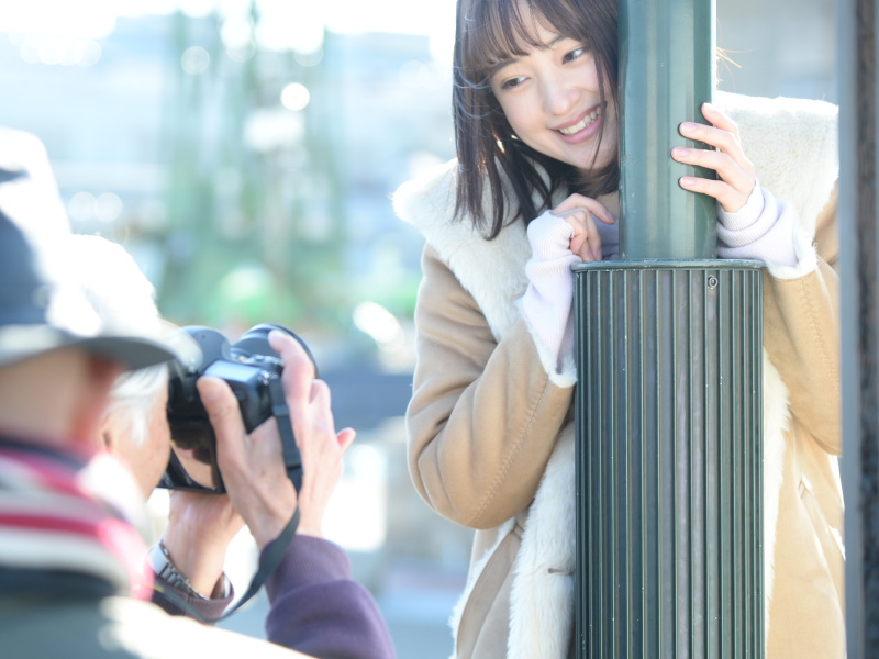 モデルは神戸出身の相川結さん